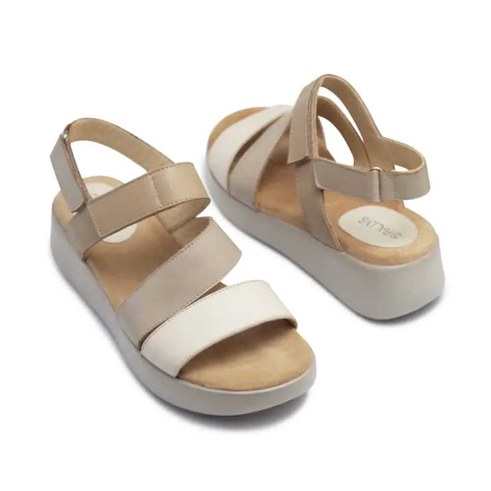 Foto de Sandalia plataforma beige